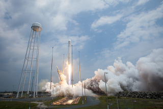 Illustration for article titled Orbital's Cargo Run to the Space Station is Picture-Perfect